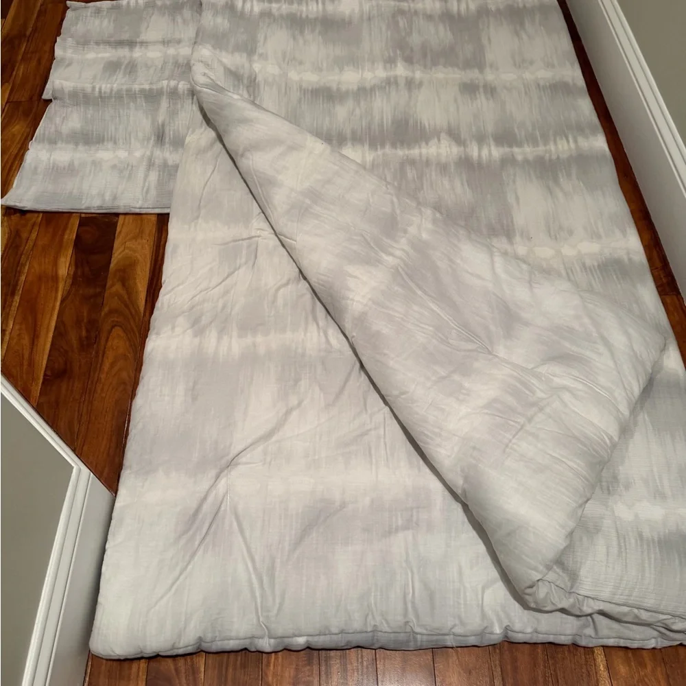 Rachel Zoe Soft Gray Comforter Set